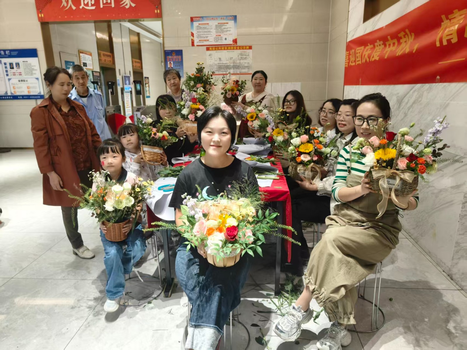 鼎鑫中心中秋插花映團(tuán)圓 愛國(guó)電影賀華誕